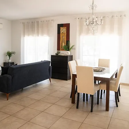 Ekaterina Heights 3 Bdrm * 普罗塔拉斯