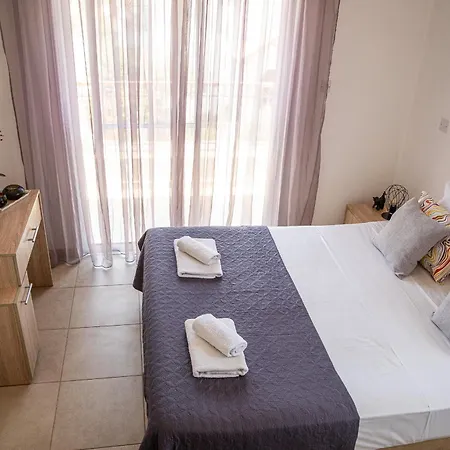 Ekaterina Heights 3 Bdrm 别墅